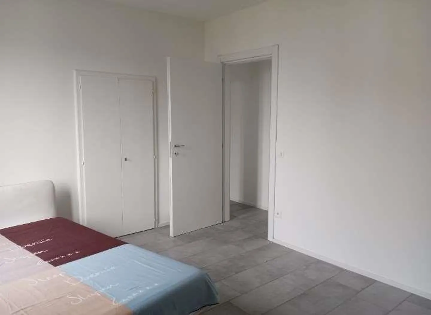 Ampio appartamento di 3,5 locali senza mobili a Morbio Inferiore - Foto 5 di 10