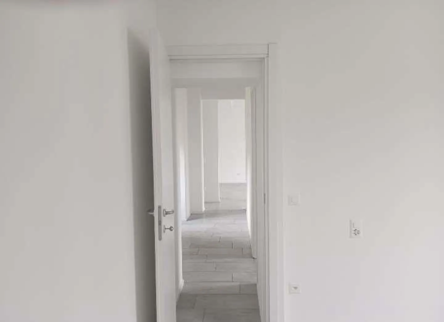 Ampio appartamento di 3,5 locali senza mobili a Morbio Inferiore - Foto 6 di 10