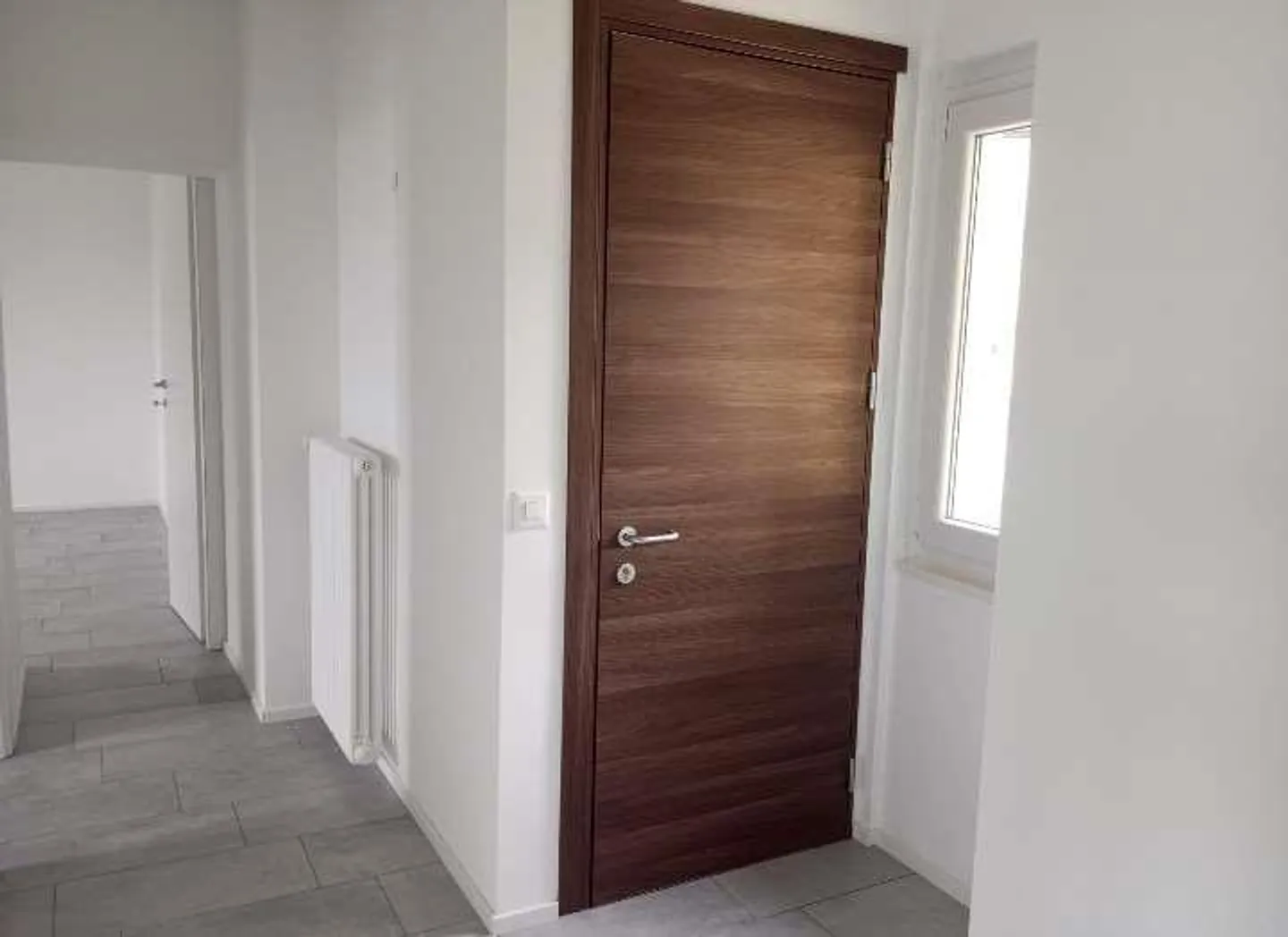 Ampio appartamento di 3,5 locali senza mobili a Morbio Inferiore - Foto 7 di 10