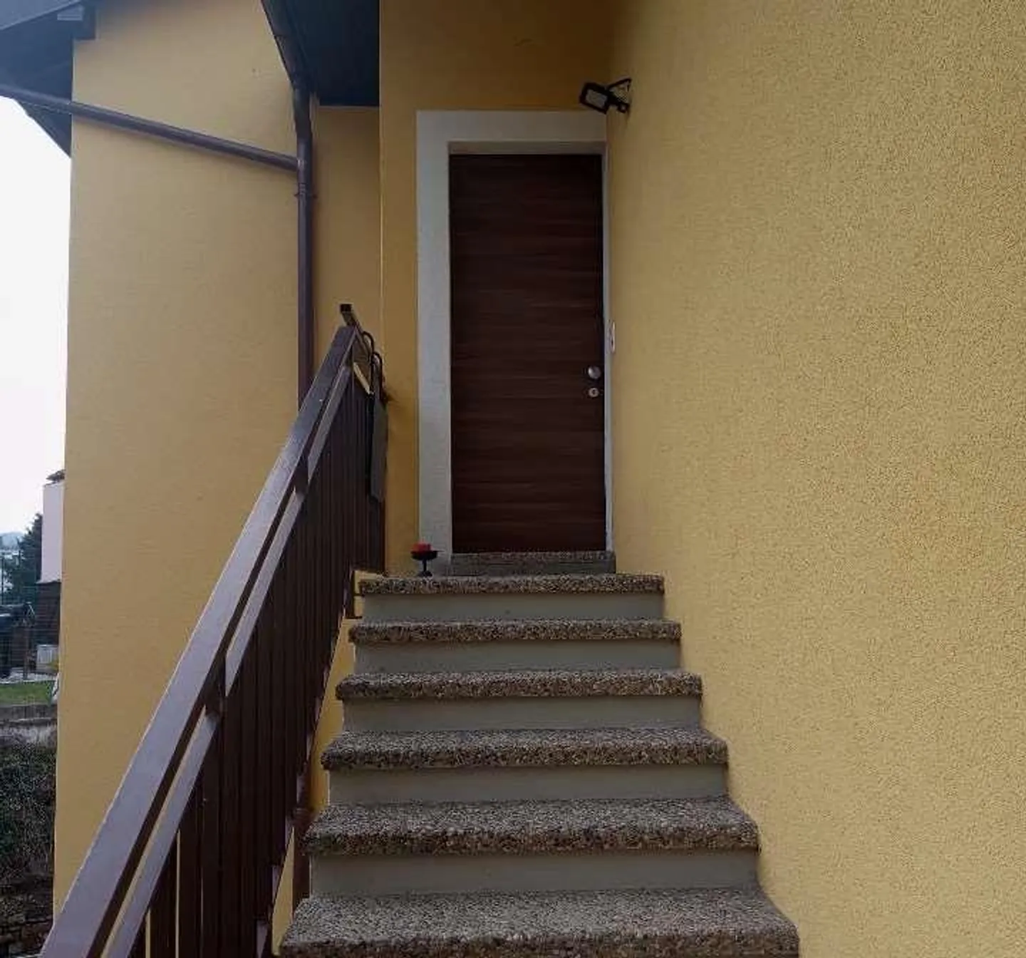 Ampio appartamento di 3,5 locali senza mobili a Morbio Inferiore - Foto 10 di 10