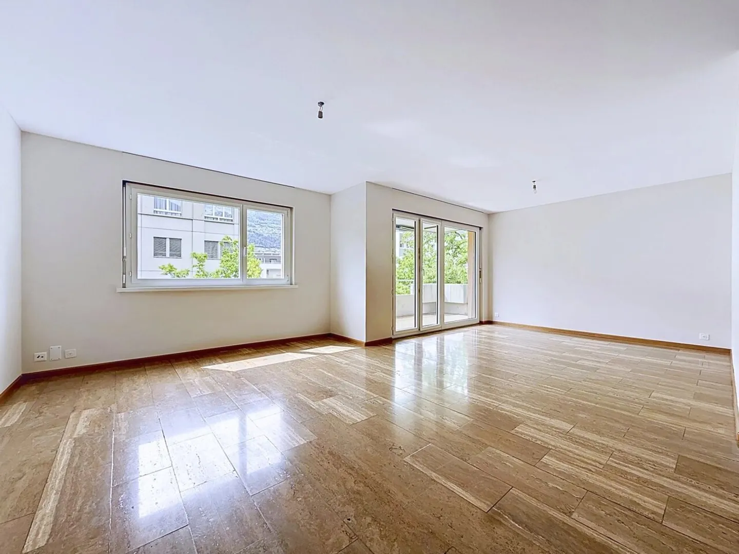 Geräumige Wohnung mit Balkon - Foto 2 von 13