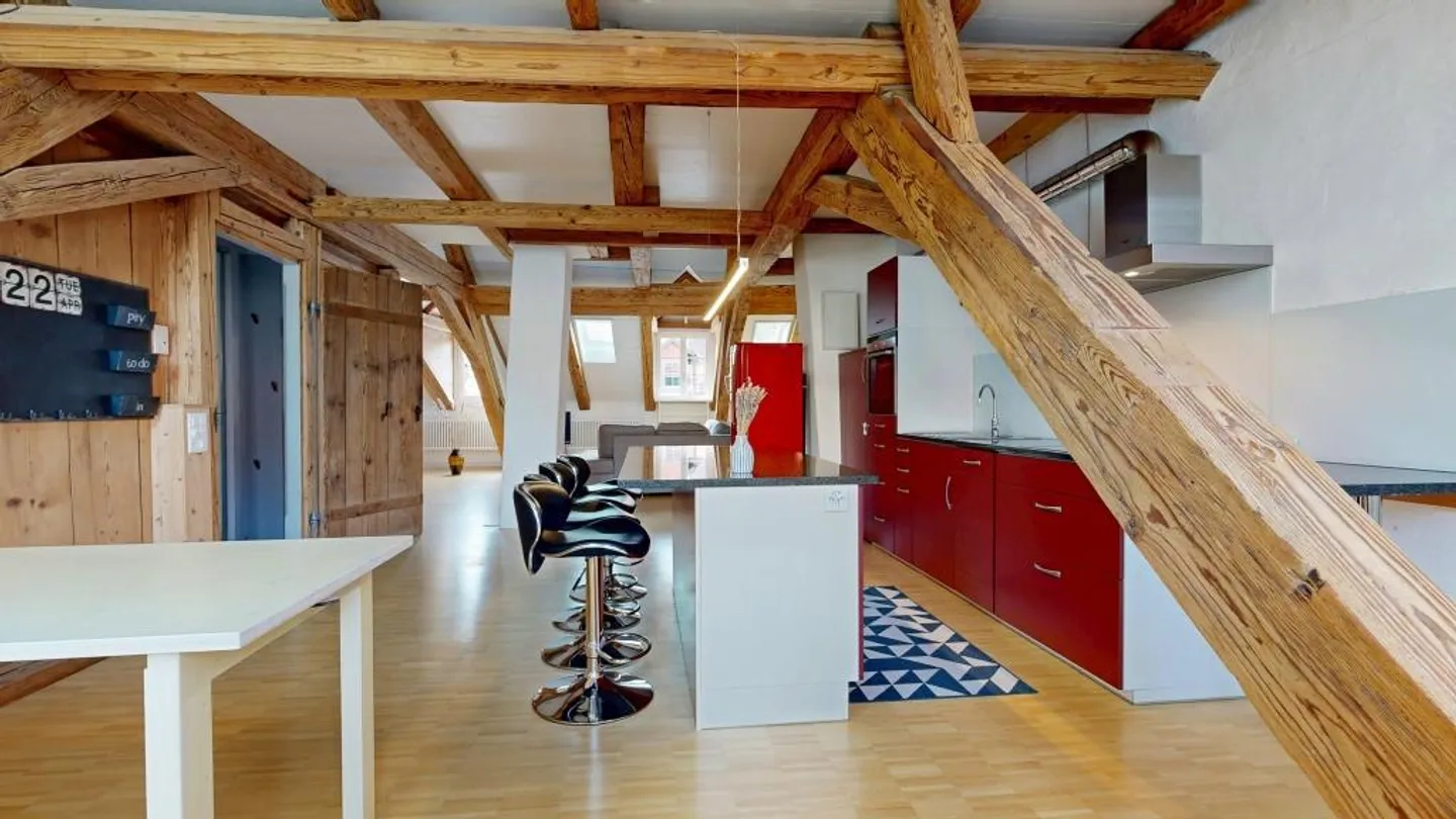 Muri storici con interni moderni nella città vecchia di Burgdorf - Foto 26 di 34