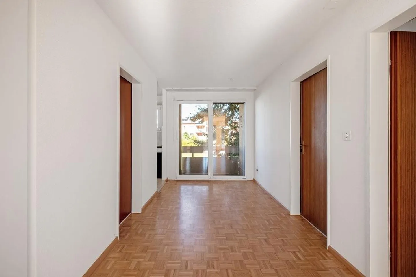 Geräumige Wohnung in ruhiger Lage - Foto 3 von 8