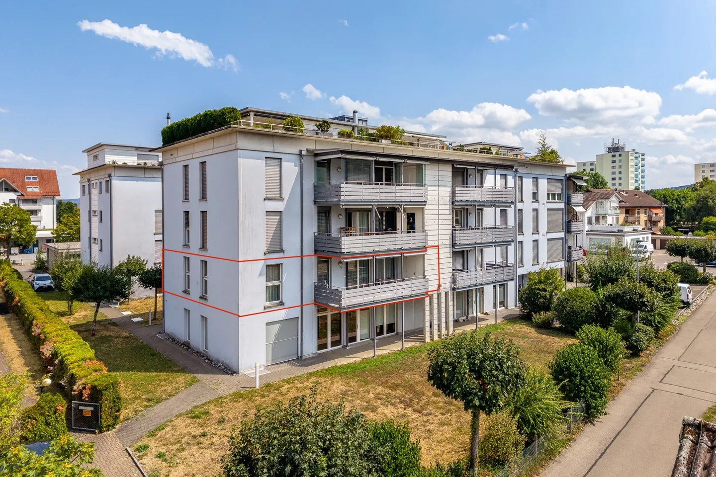 Ampio appartamento di 4,5 stanze con balcone soleggiato - Foto 1 di 11
