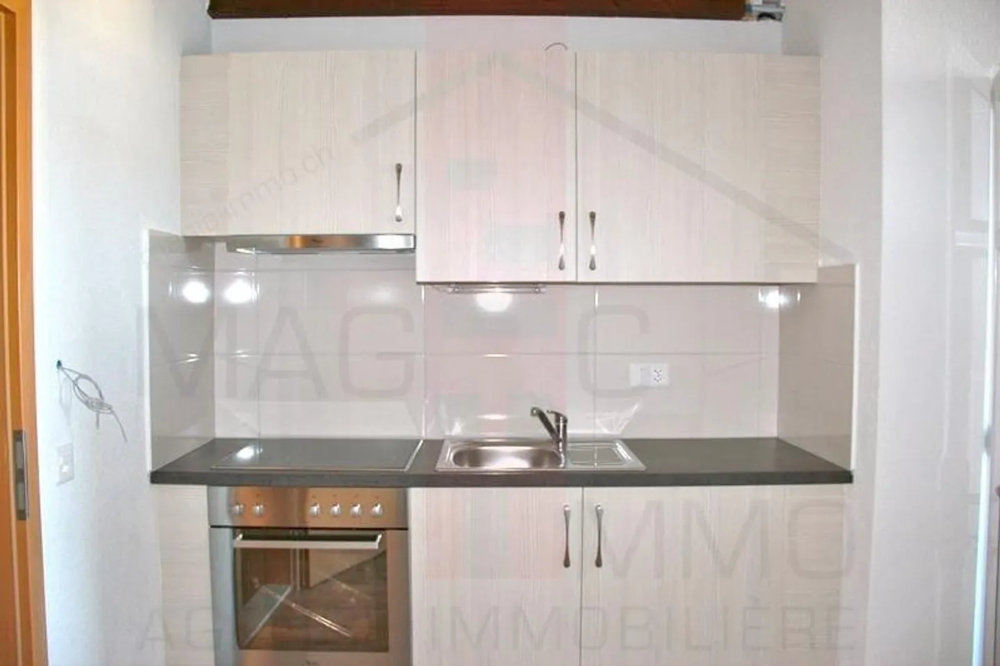 FAIRE OFFRE. Immeuble mixte au centre ville de Delémont  - Photo 3 sur 5