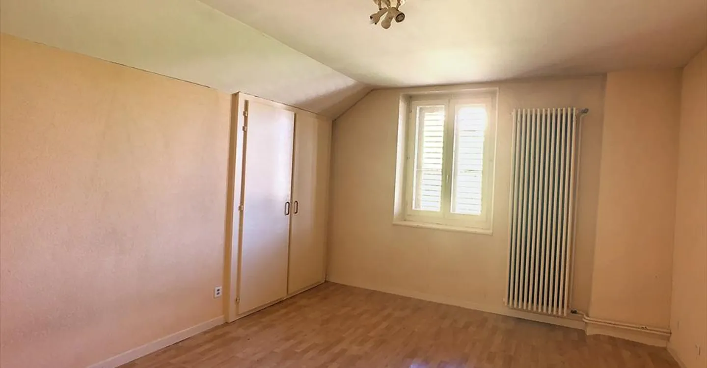 Edificio misto di 3779 m3, con uffici, magazzino, abitazioni e garage - Foto 8 di 12