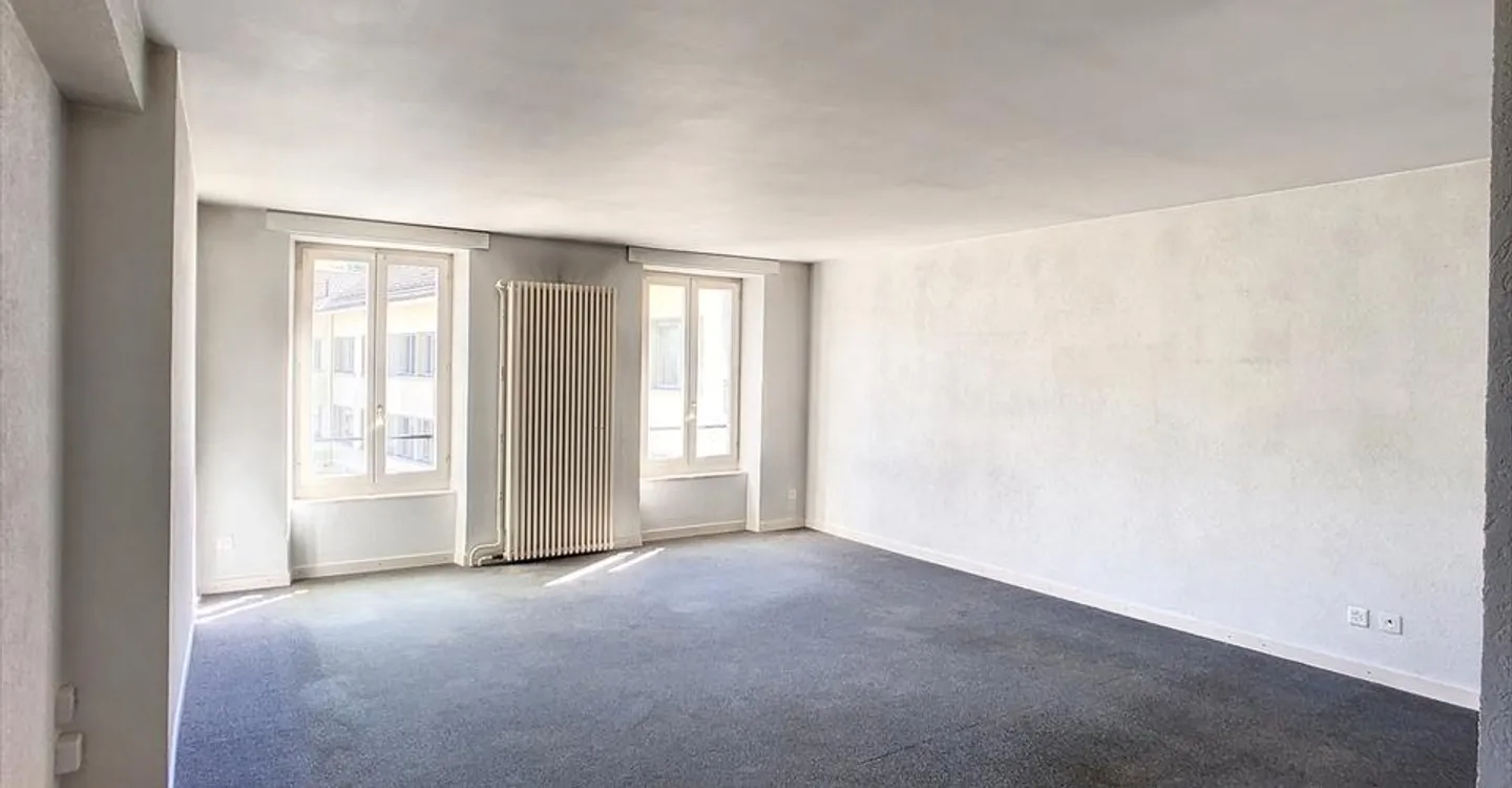 Edificio misto di 3779 m3, con uffici, magazzino, abitazioni e garage - Foto 11 di 12