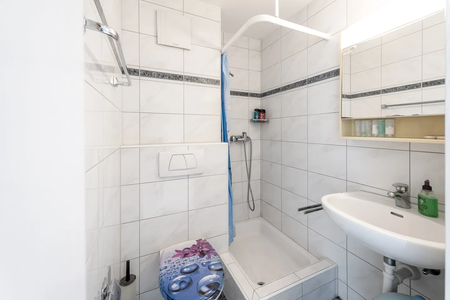 Ampio appartamento di 4,5 stanze con balcone soleggiato - Foto 7 di 11