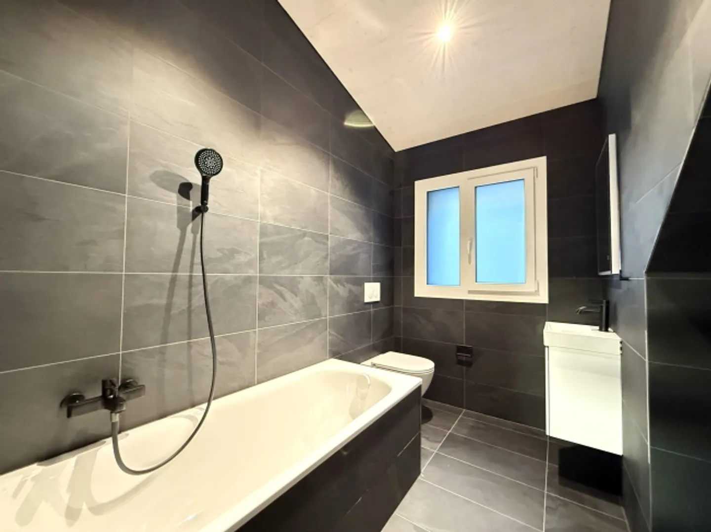 5.5-room penthouse apartment with mountain view in Heimberg for sale - Photo 12 of 13