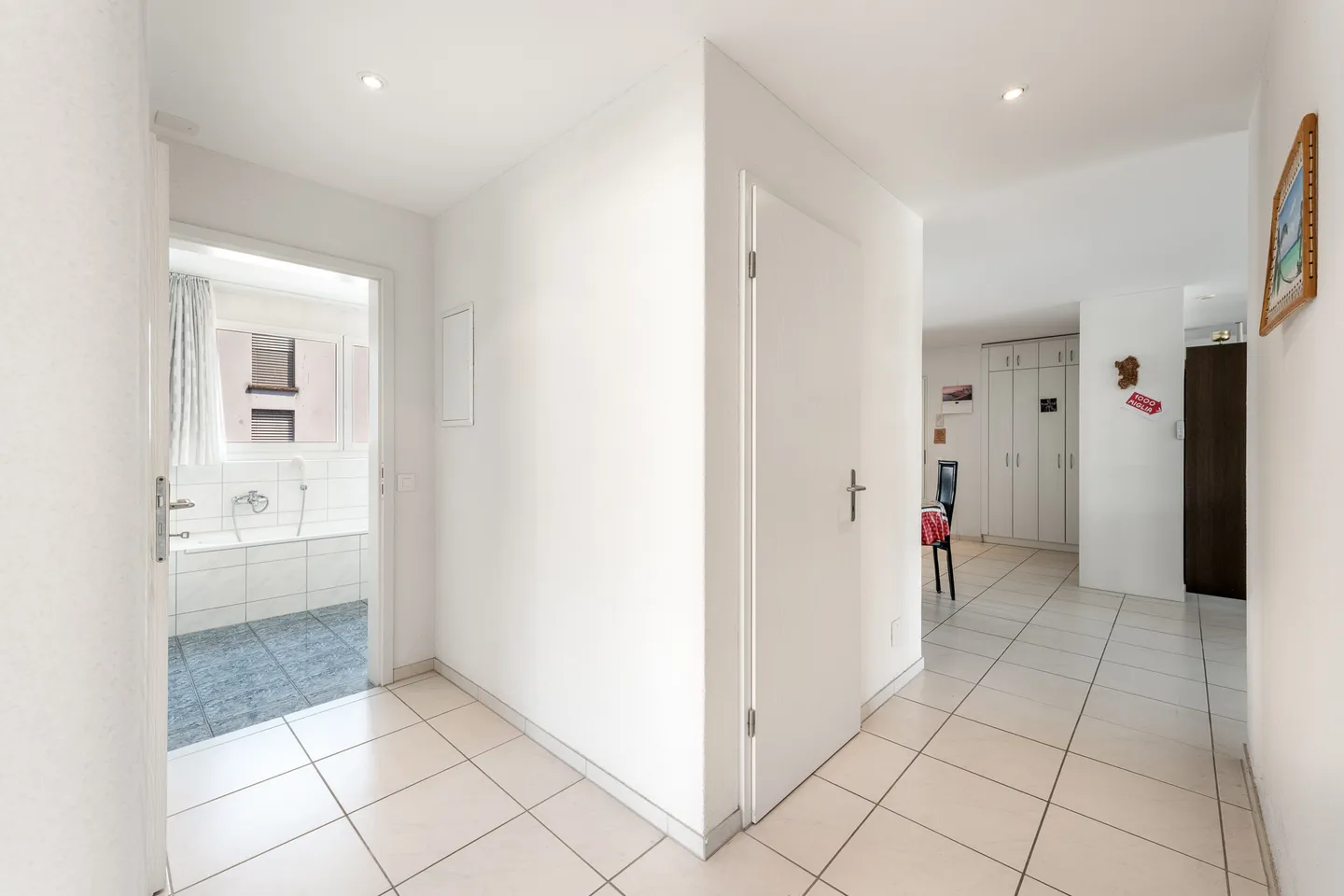 Ampio appartamento di 4,5 stanze con balcone soleggiato - Foto 10 di 11