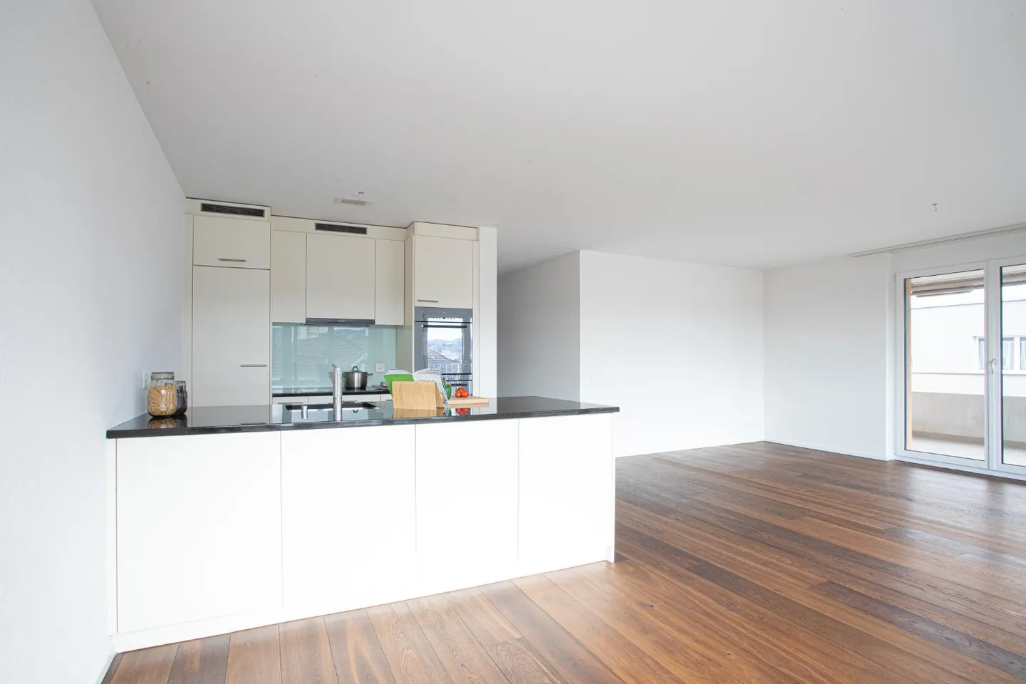Home is Arrival - Light-Filled Apartment for Comfort! - Photo 4 of 13