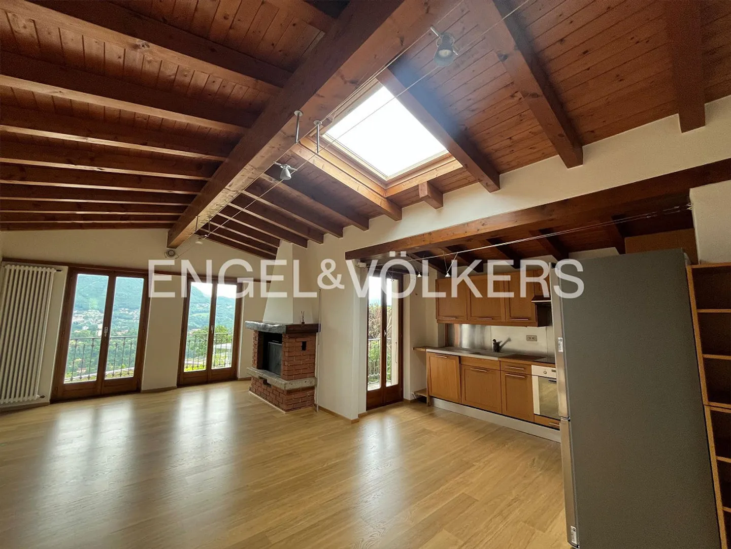 Beautiful House in Residential Area - Photo 5 of 12