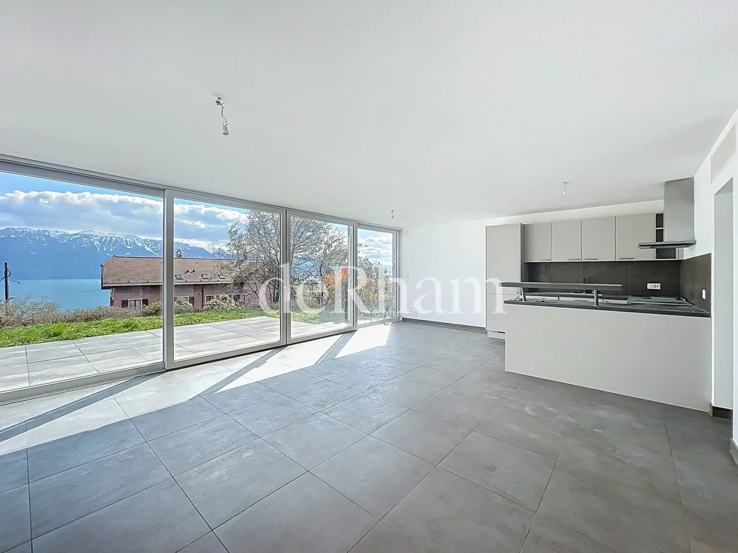 Wunderschönes 4,5-Zimmer-Tripex mit Seeblick, Terrasse und privatem Garten! - Foto 2 von 11