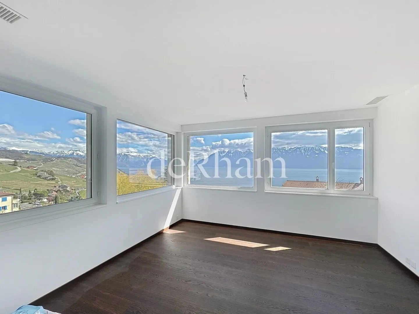 Wunderschönes 4,5-Zimmer-Tripex mit Seeblick, Terrasse und privatem Garten! - Foto 6 von 11