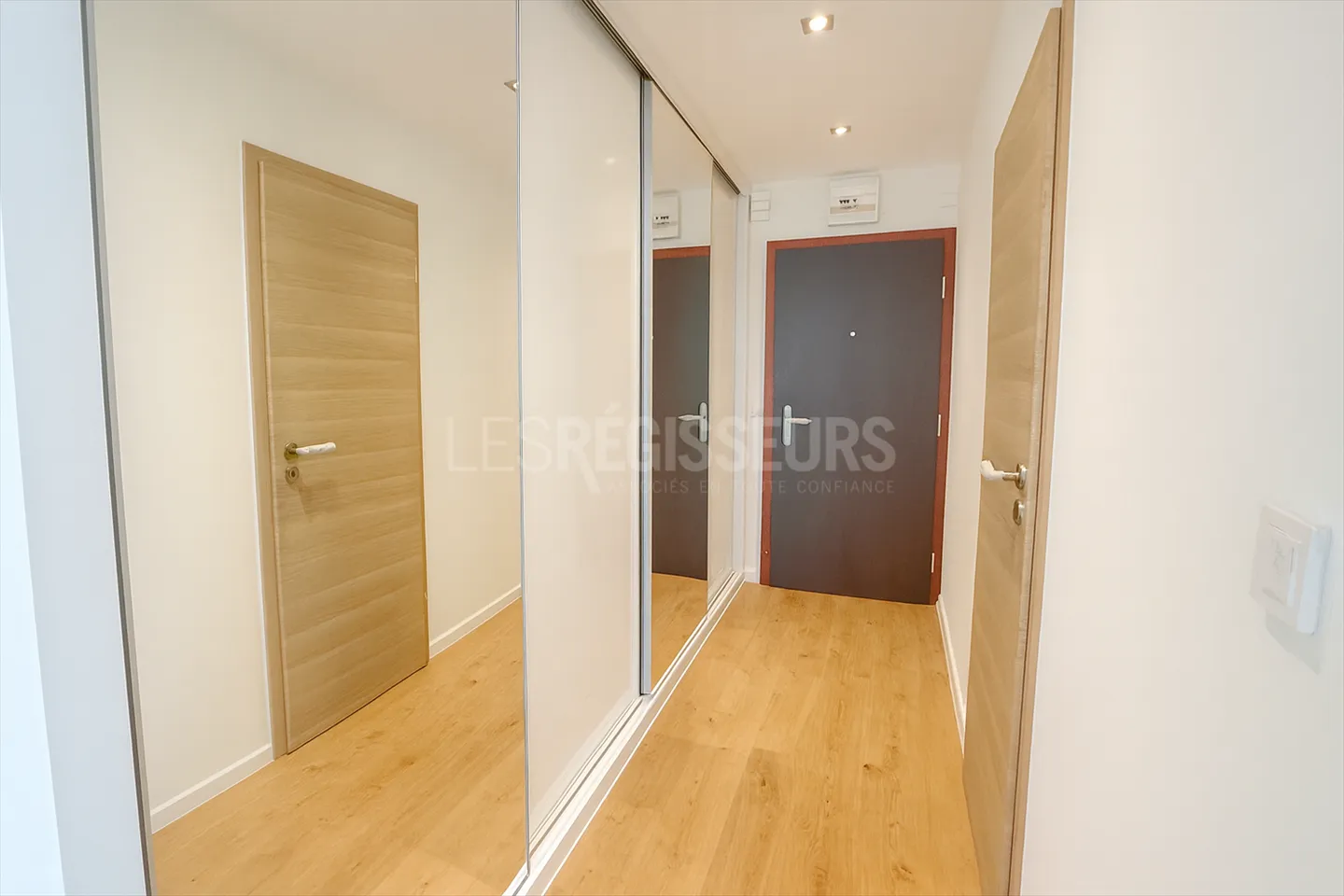 Appartement 2 pièces - Photo 2 sur 4