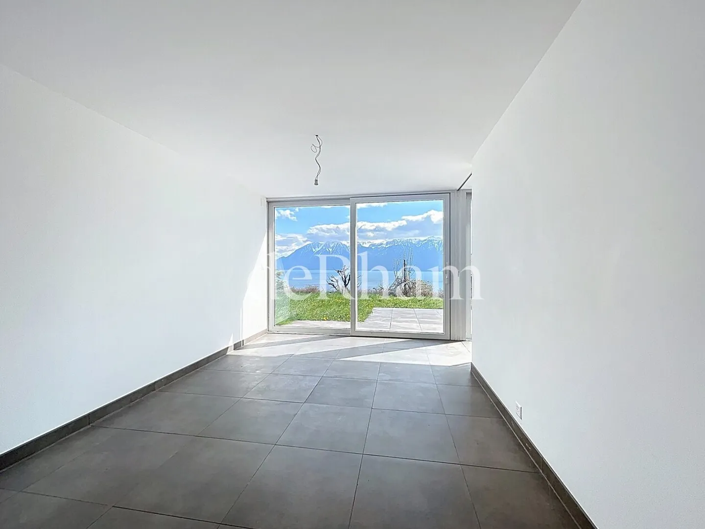 Wunderschönes 4,5-Zimmer-Tripex mit Seeblick, Terrasse und privatem Garten! - Foto 8 von 11