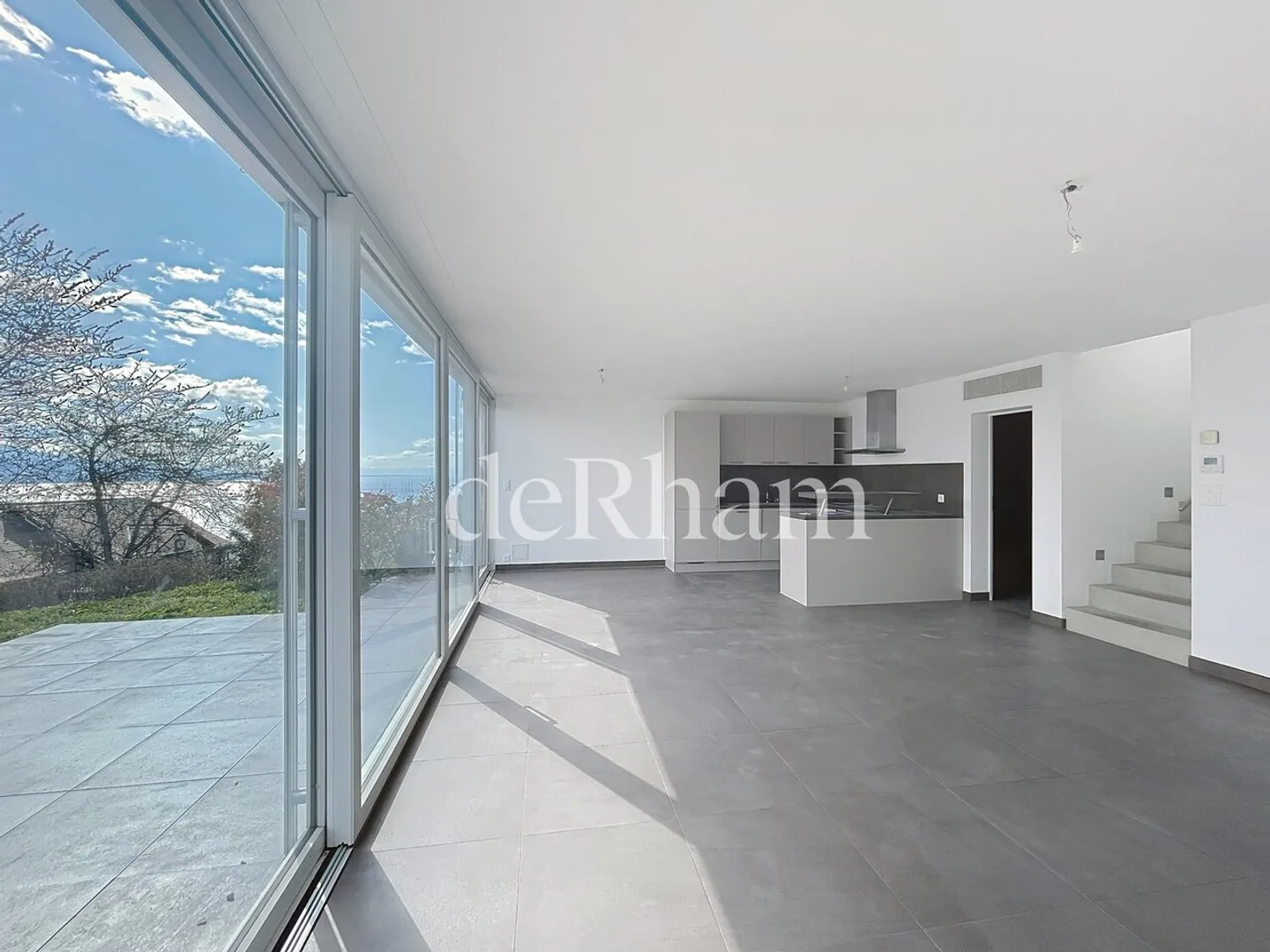 Wunderschönes 4,5-Zimmer-Tripex mit Seeblick, Terrasse und privatem Garten! - Foto 9 von 11