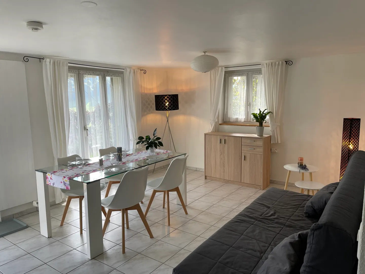 APPARTEMENT 2½ PIÈCES À STETTLEN (BE), MEUBLÉ - Photo 2 sur 10