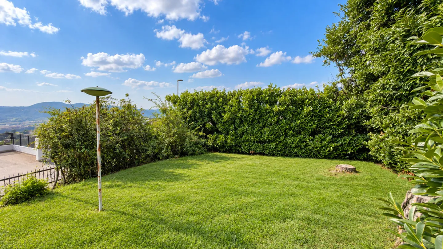 Noble Villa in Vacallo - Photo 25 of 33