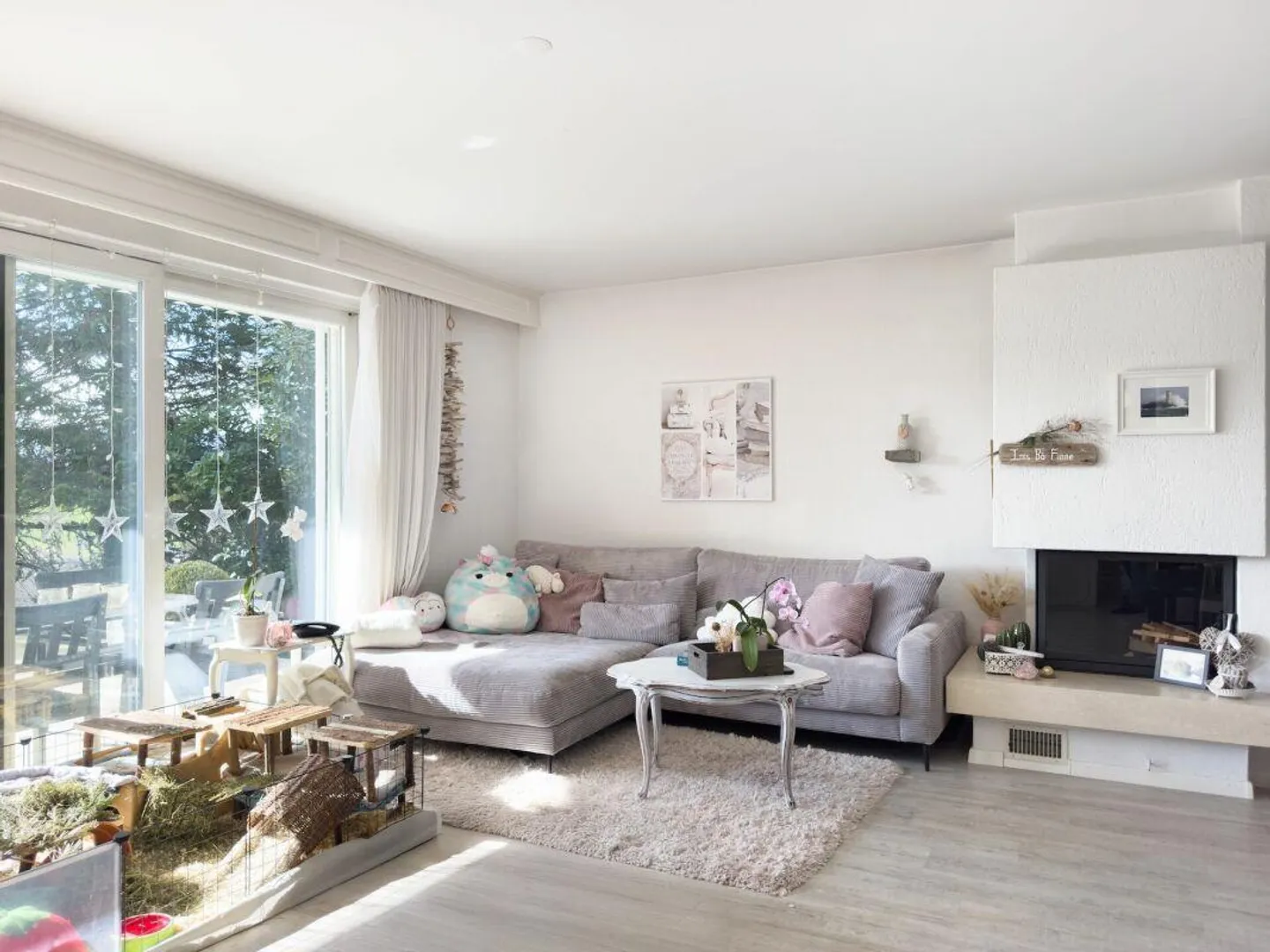 Maison individuelle de 6 pièces dans un style de maison de campagne avec piscine et garage ainsi que 3-4 places de parking extérieures - Photo 6 sur 30