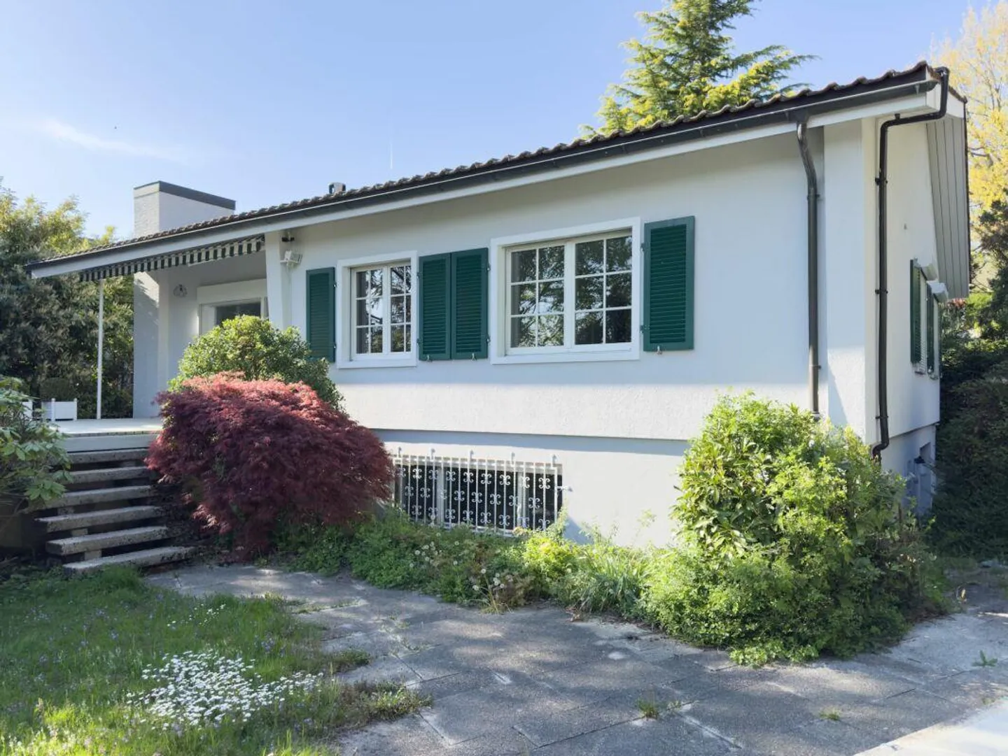 Maison individuelle de 6 pièces dans un style de maison de campagne avec piscine et garage ainsi que 3-4 places de parking extérieures - Photo 24 sur 30