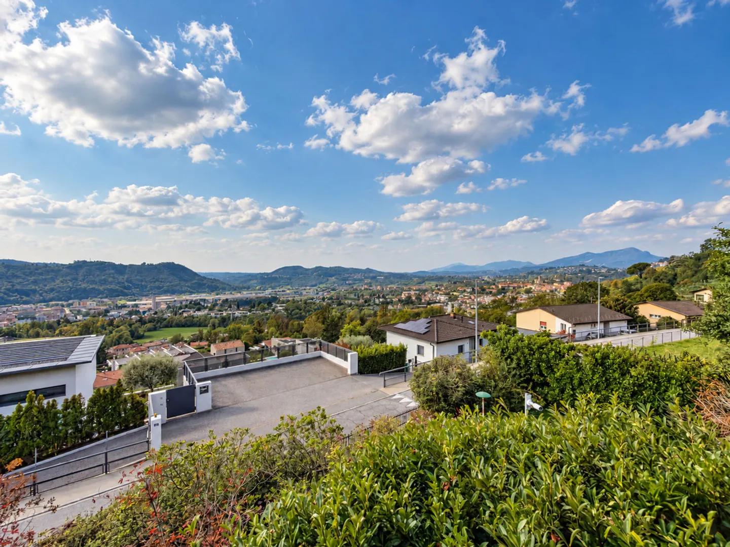 Noble Villa in Vacallo - Photo 31 of 33