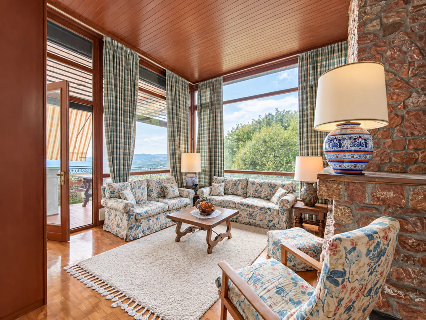 Noble Villa in Vacallo - Photo 29 of 33