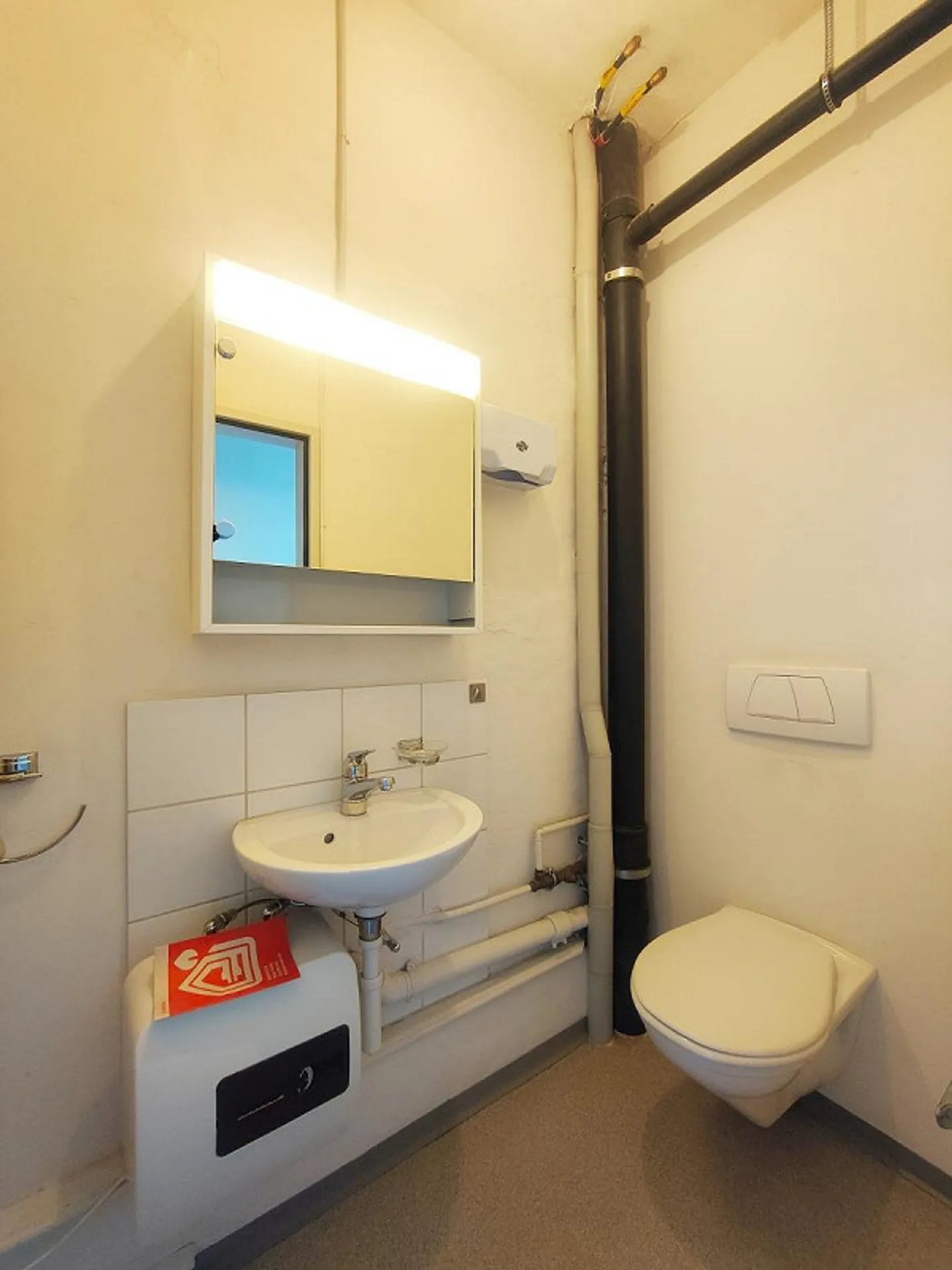 Attractive office space in the heart of the old town - Photo 9 of 12