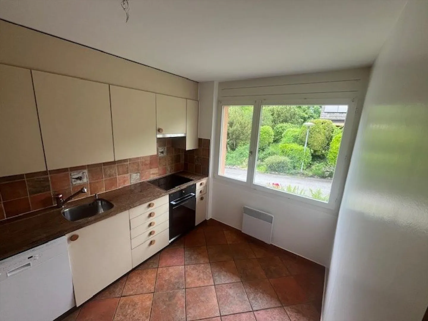 Semi-Detached House 4.5 Rooms - Photo 2 of 13