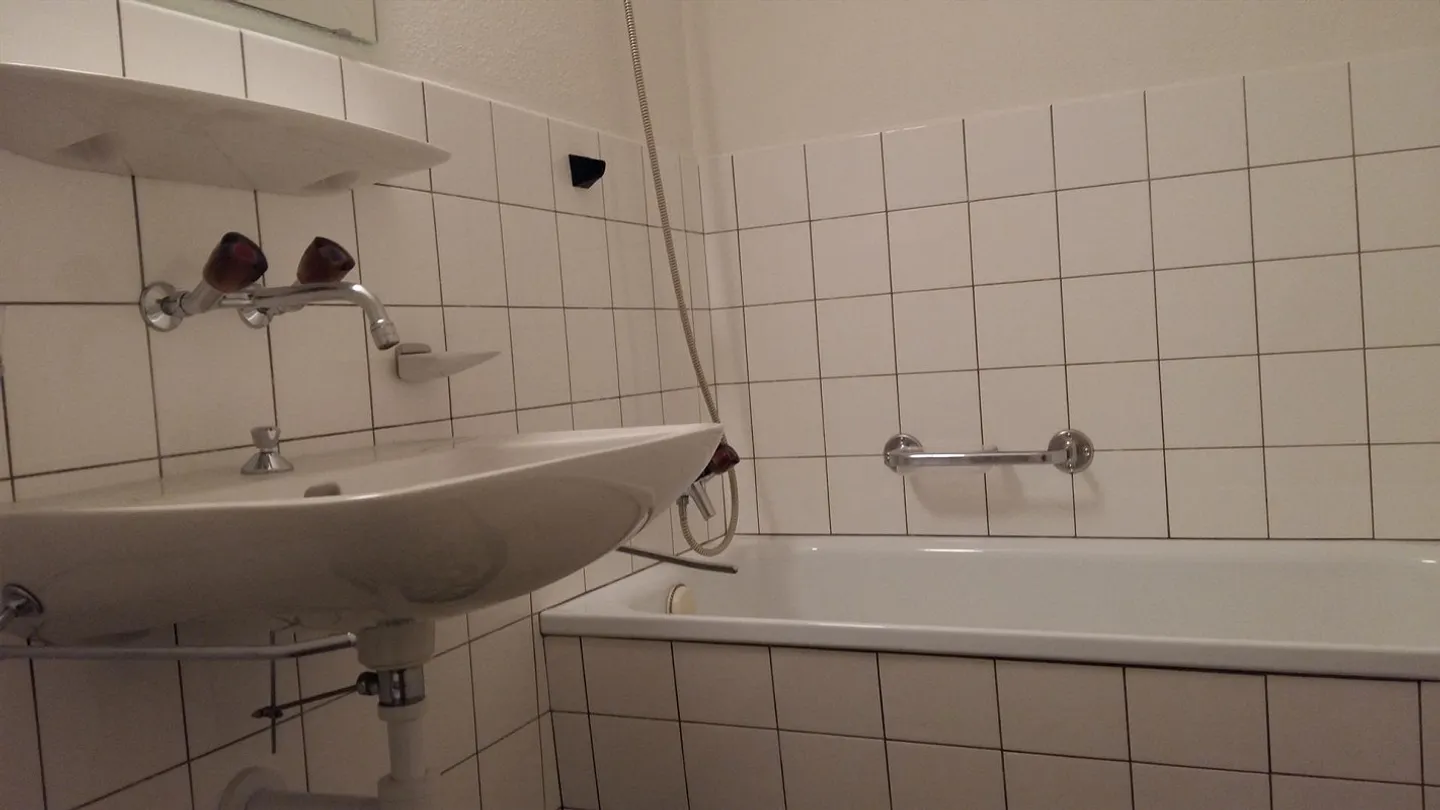 1-room apartment with balcony - Photo 3 of 5