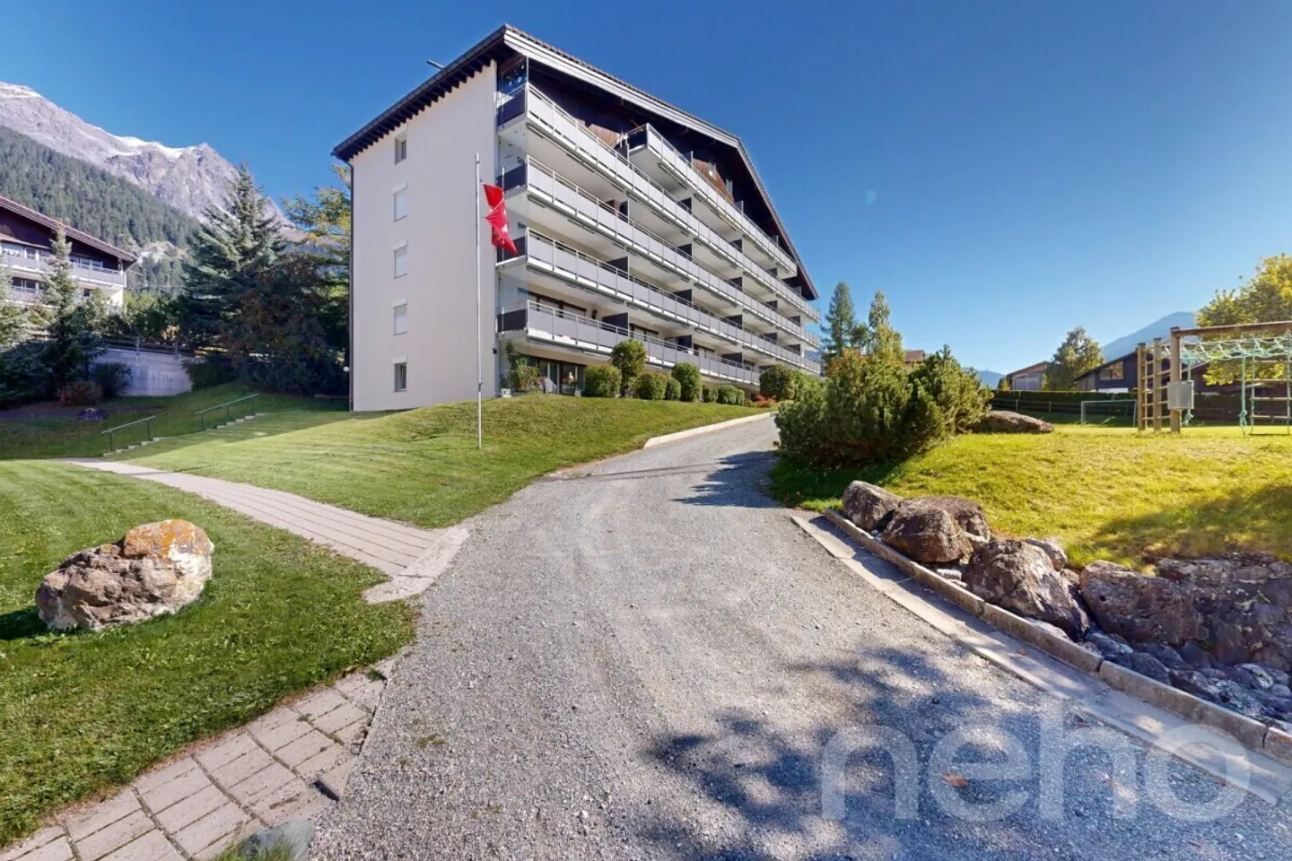 2.5-Zimmer-Wohnung mit Balkon und Bergsicht in Cunter - Foto 9 von 10