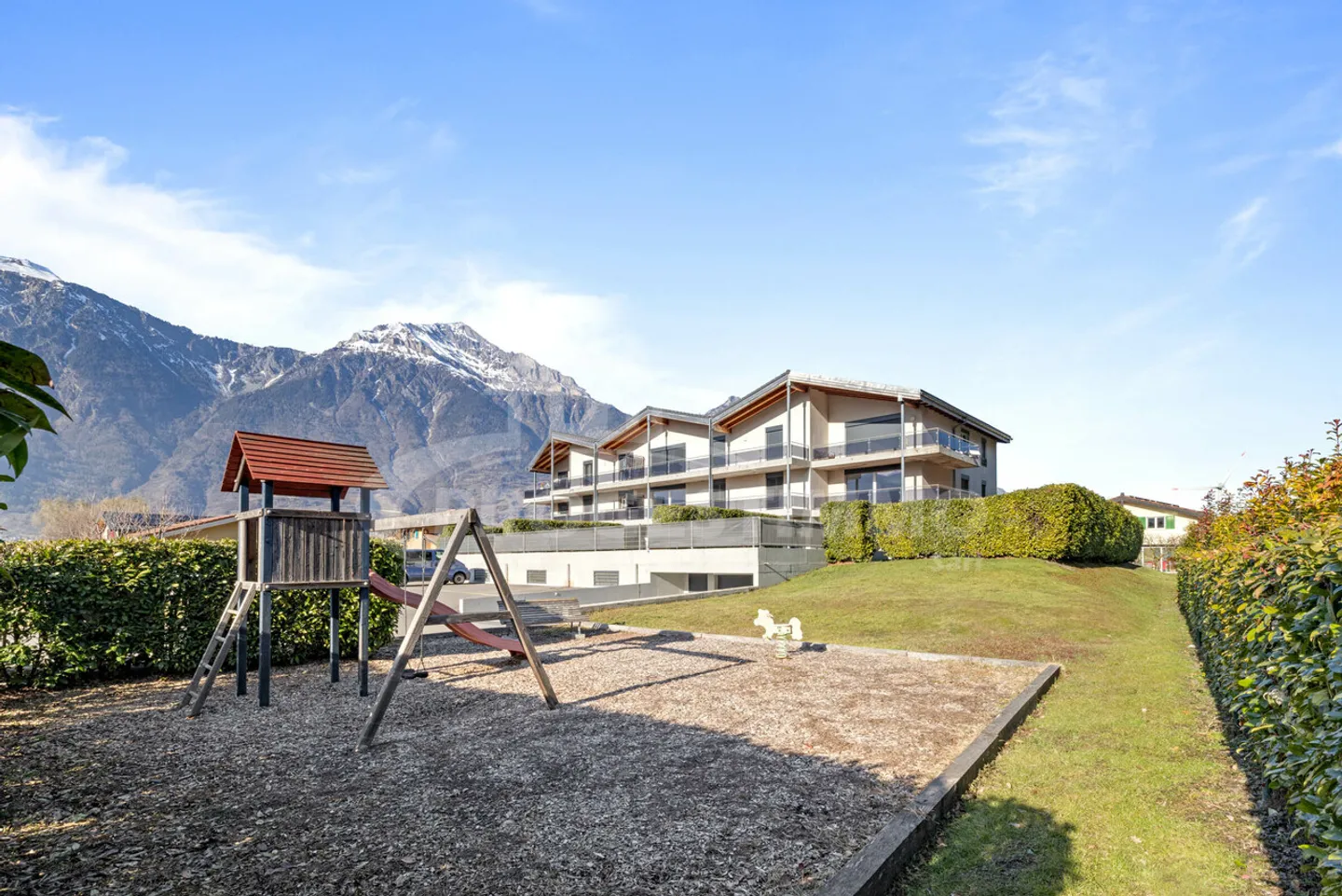 APPARTEMENT D'EXCEPTION AVEC VUE SUR LES ALPES - Photo 7 sur 10