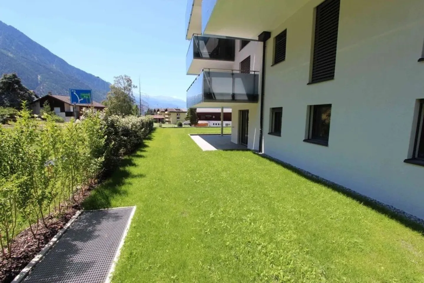 Spacious Eco-Friendly Apartment - Photo 3 of 11