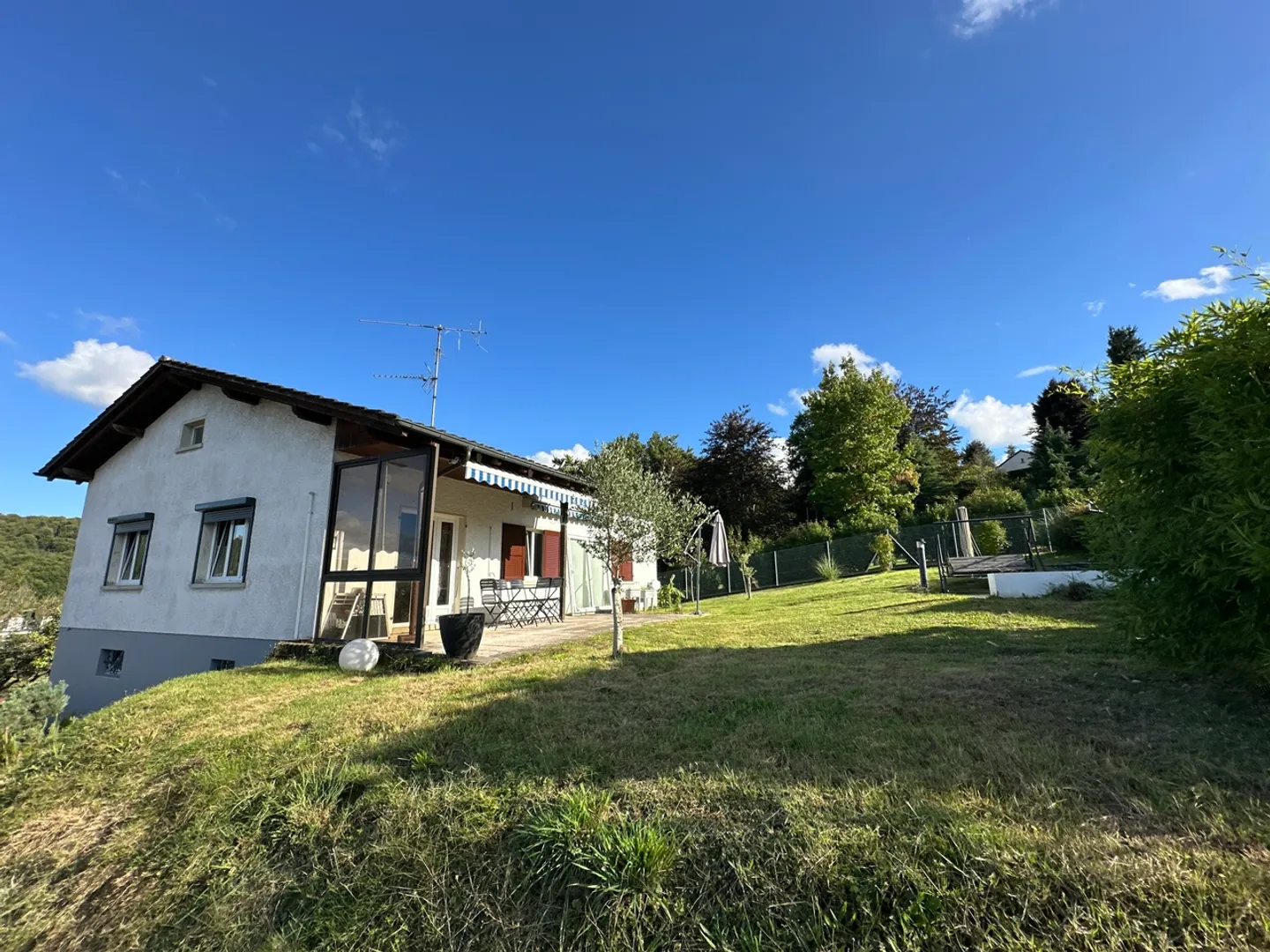 Gemütliches Haus mit ruhigem Außenbereich hinten - Foto 15 von 17