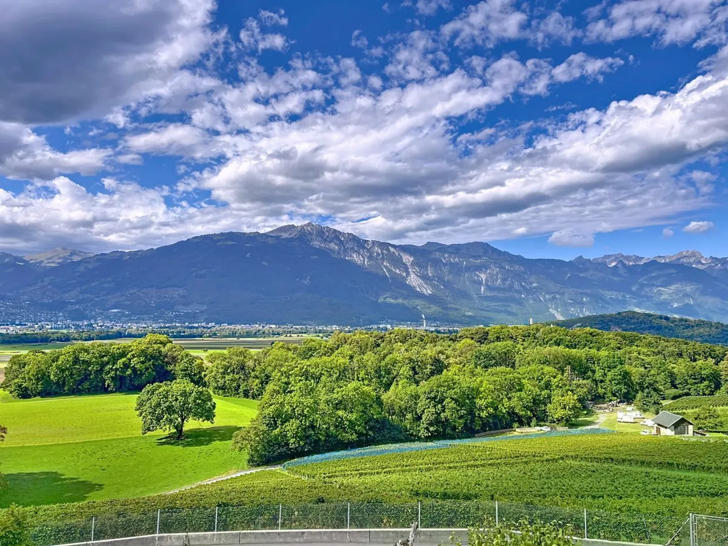 Casa di Villaggio di 8,5 stanze a Ollon (VD) - Foto 1 di 13