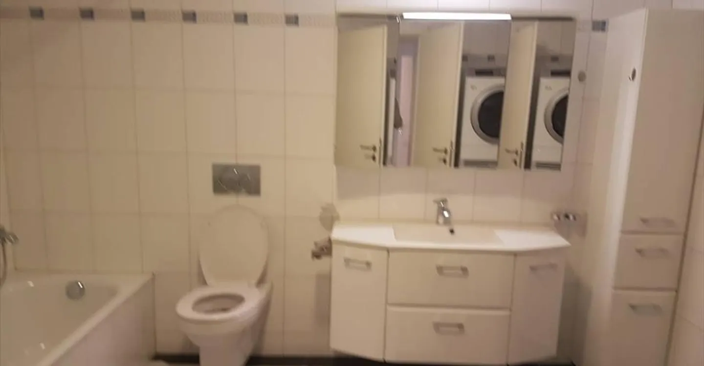 Renditeobjekt - 7 renovierte Wohnungen in Moutier - Foto 4 von 7