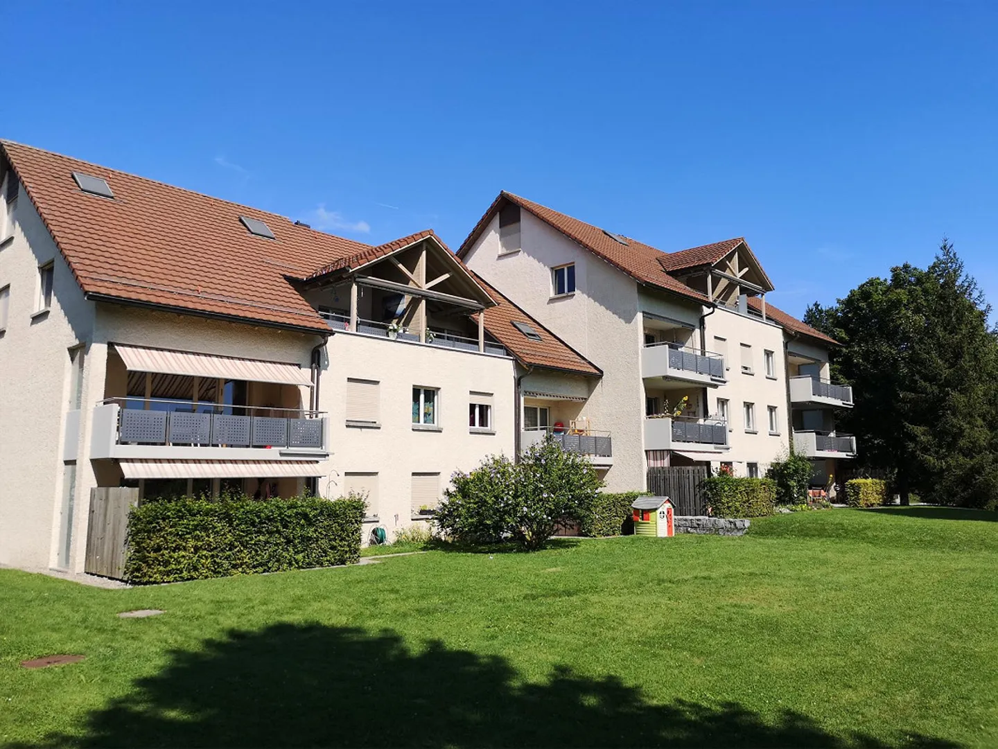 Grosse Genossenschaftswohnung sucht eine neue Familie! - Foto 1 von 8