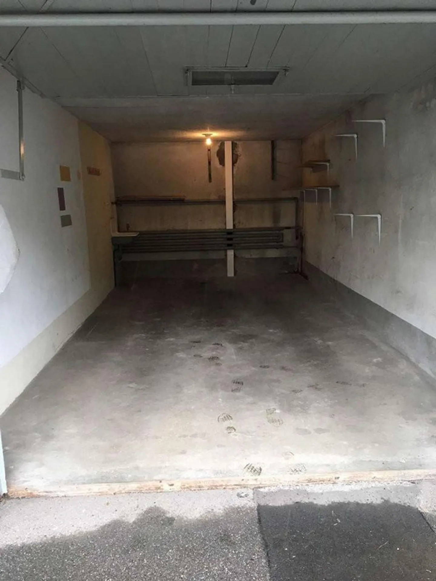 Single garage in Ostring - Photo 2 of 2