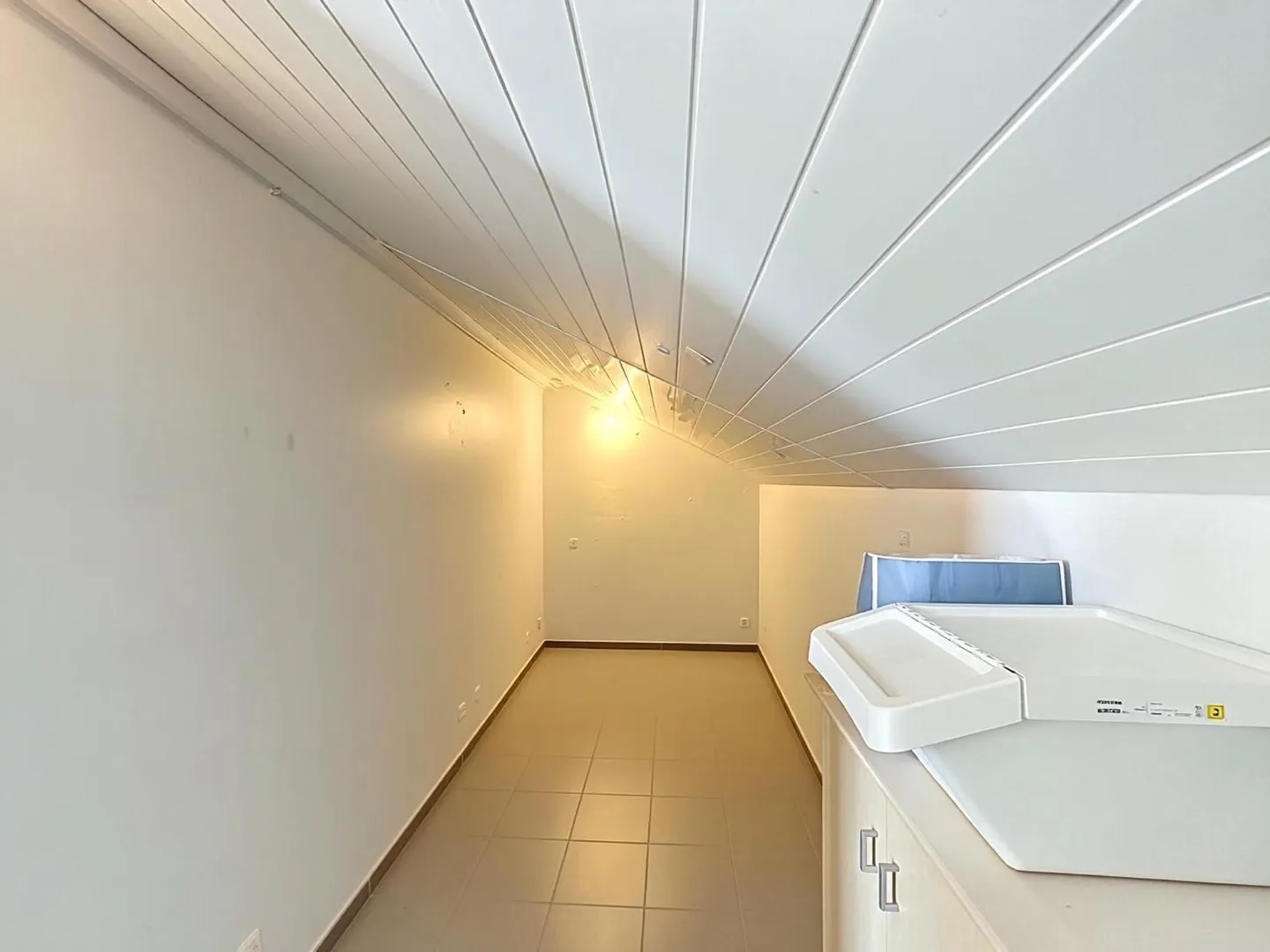Penthouse apartment with lake view - Photo 11 of 12