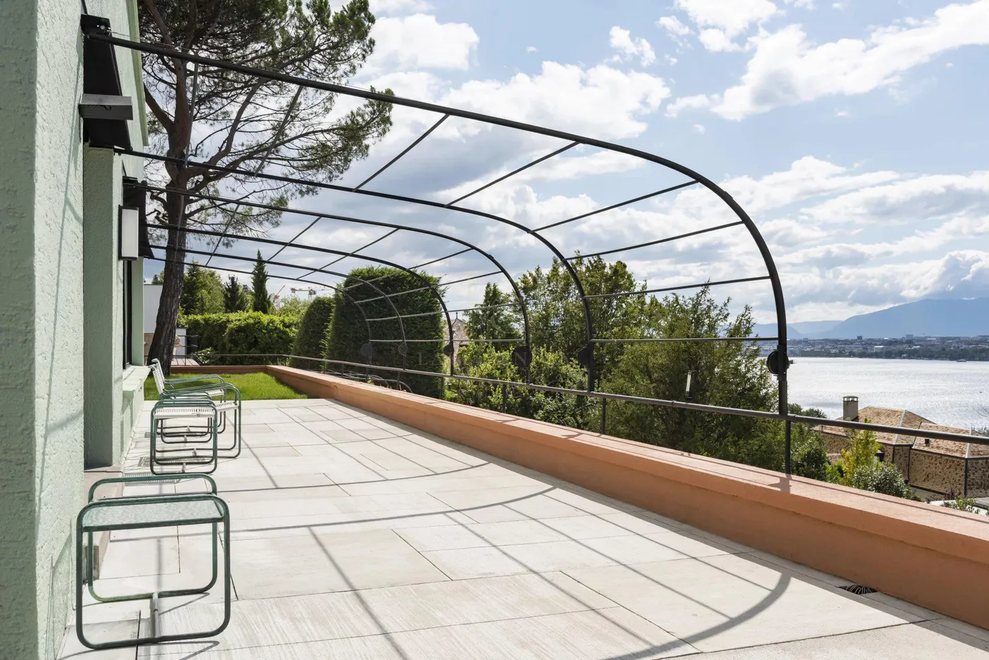 Superba villa atipica con vista sul lago - Foto 6 di 10