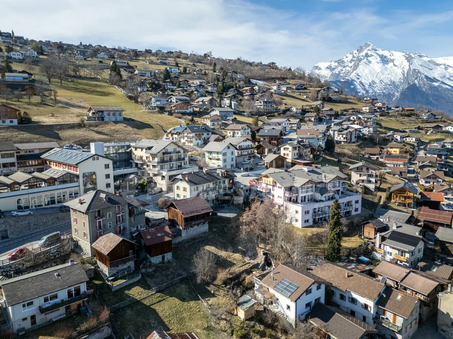 GRANDE CASA CON PIÙ APPARTAMENTI - Foto 8 di 12