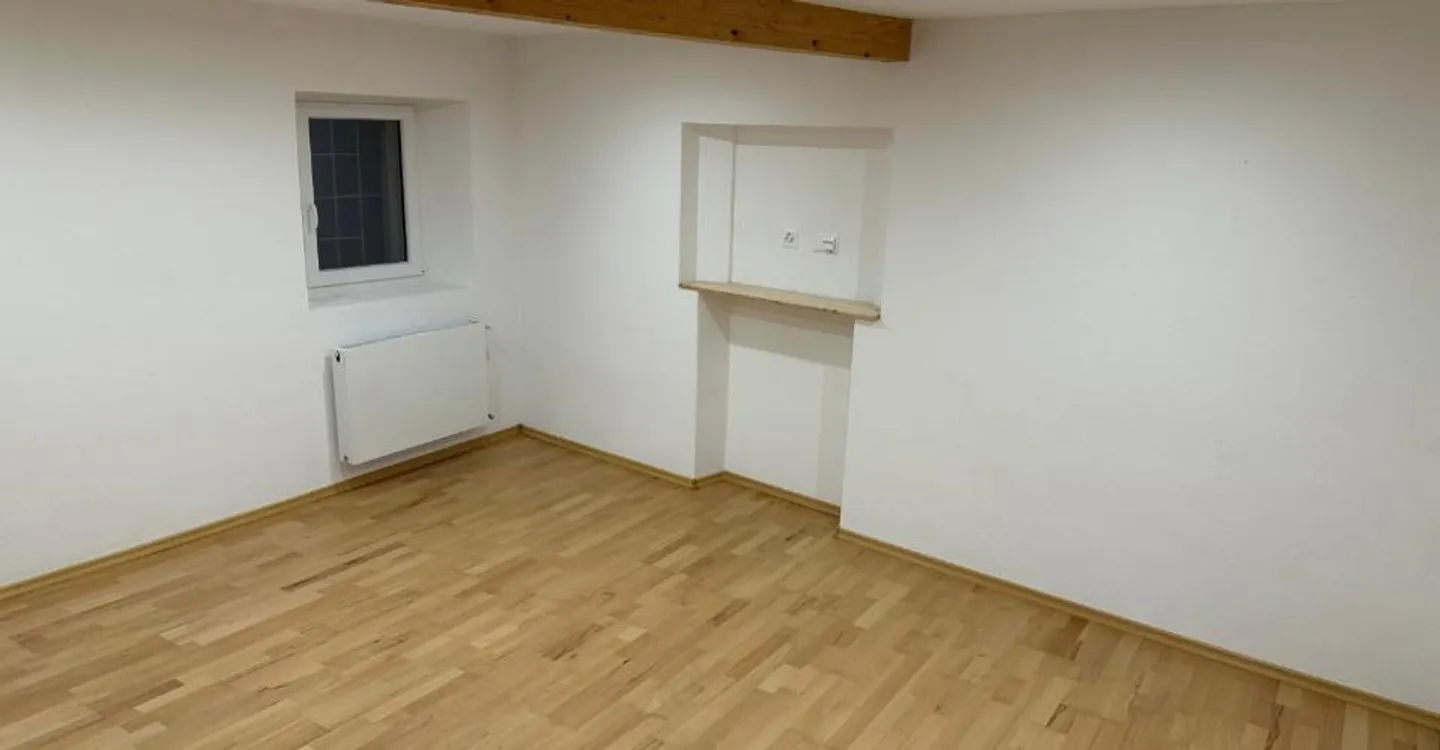 Elegantes freistehendes Haus mit 5 Zimmern und Balkon, renoviert, Riviera - Foto 4 von 8