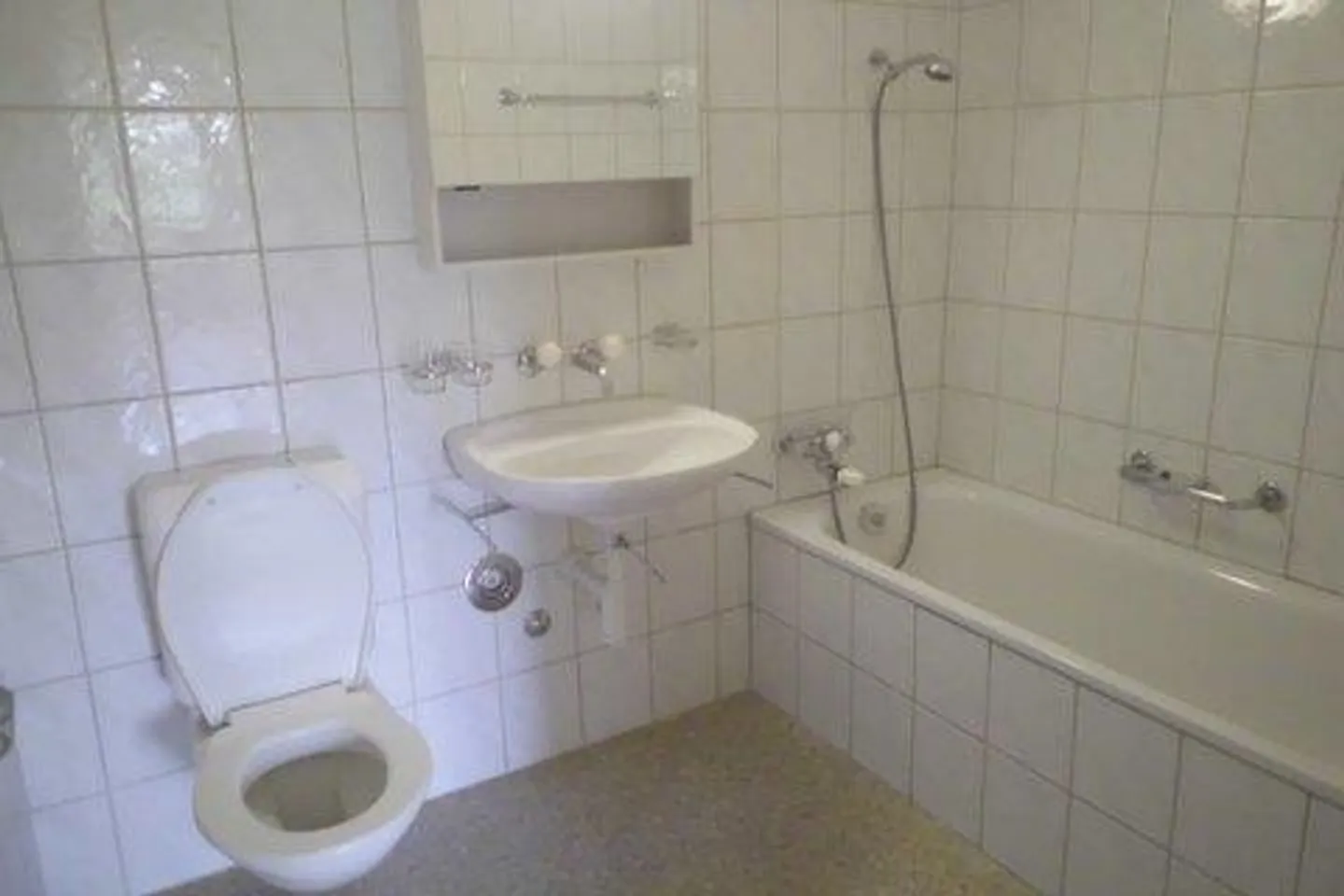 Grosse Genossenschaftswohnung sucht eine neue Familie! - Foto 7 von 8