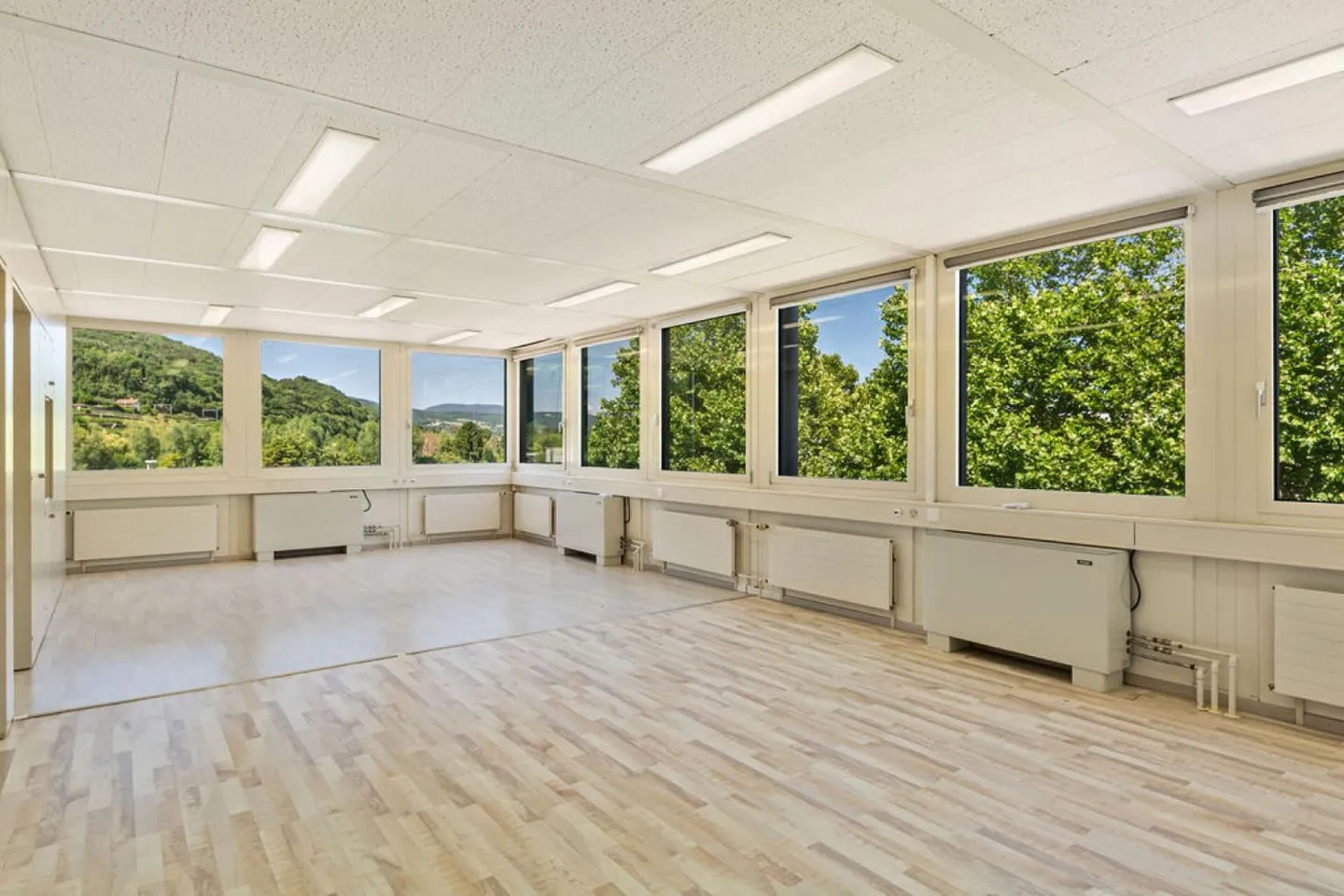 Flexible Office Space in Saint-Blaise - Photo 1 of 12