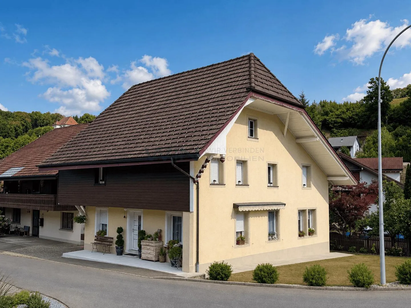 Wo Charakter und moderner Wohnkomfort eins werden - Photo 1 of 13