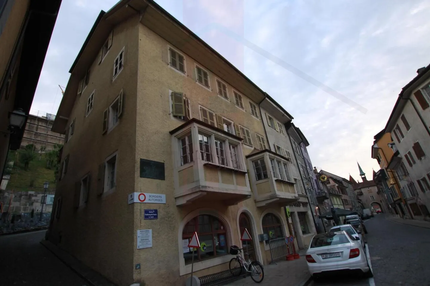 Mixed-use building - Photo 12 of 13
