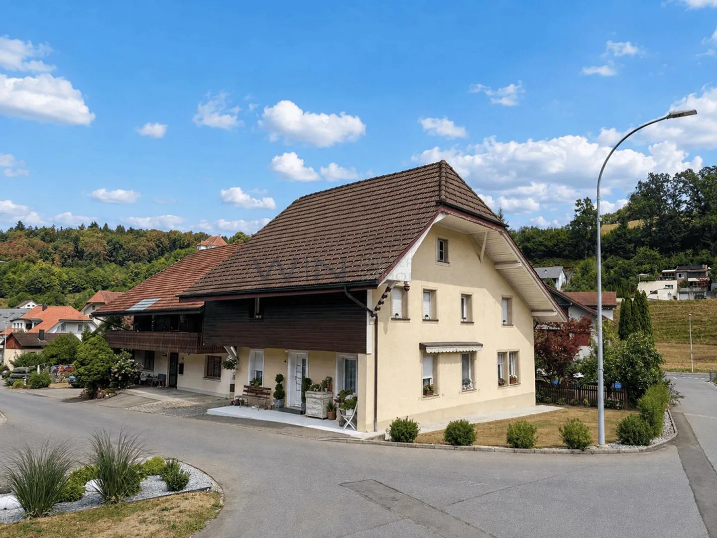 Wo Charakter und moderner Wohnkomfort eins werden - Photo 10 of 13