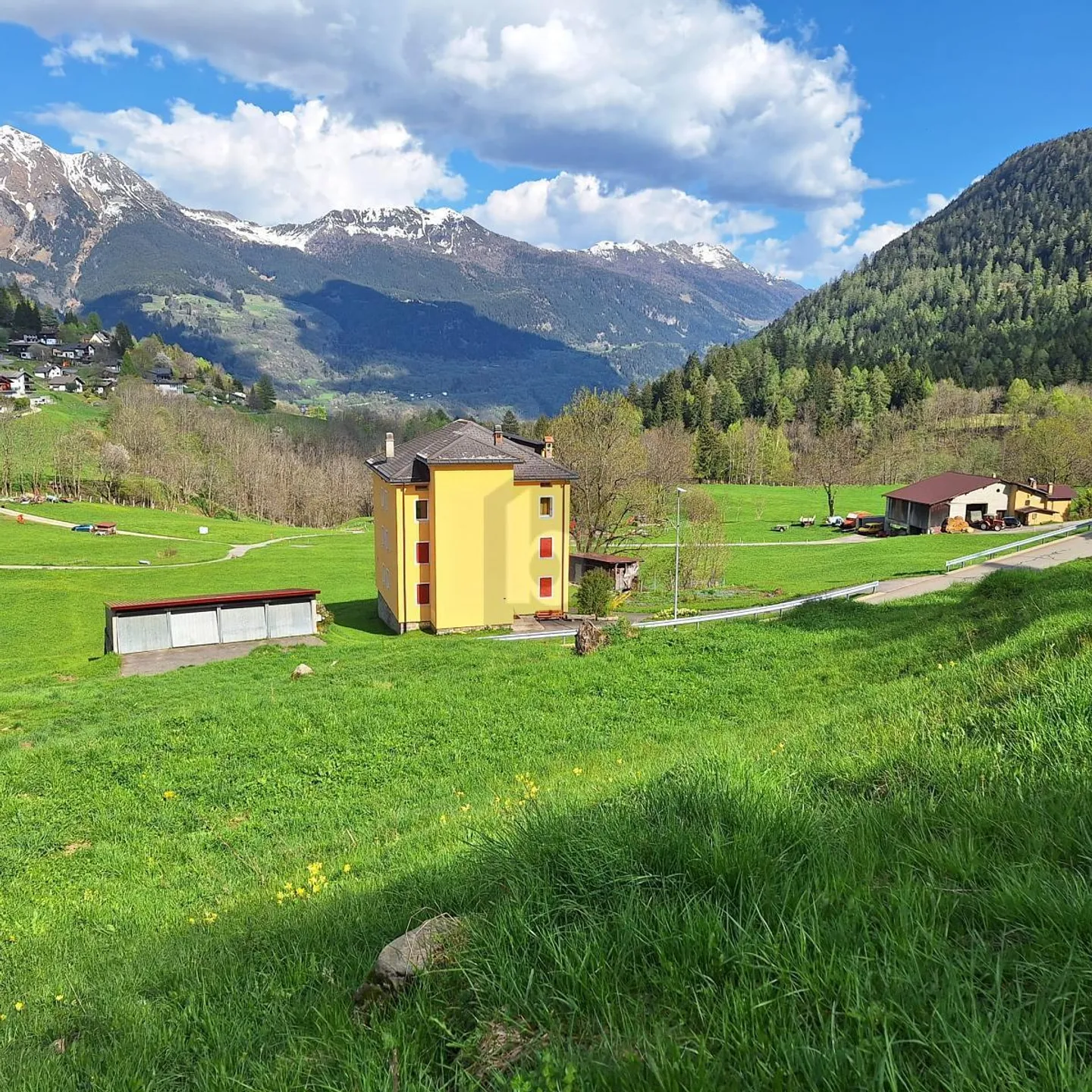 Terreno da sogno in posizione soleggiata - Foto 2 di 6
