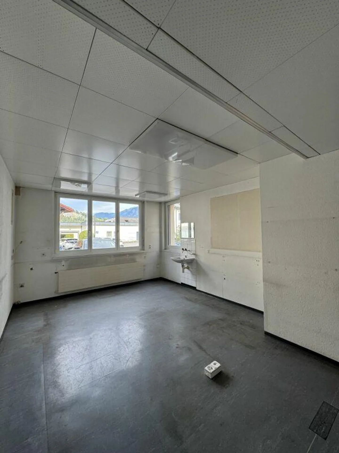 Spazio commerciale centralmente situato - ideale per le tue idee! - Foto 6 di 8