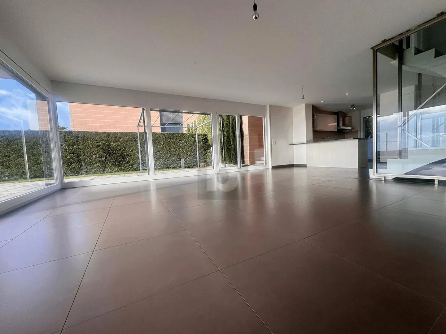 MODERNE VILLA MIT PRÄCHTIGEM SEEBLICK - Foto 4 von 5